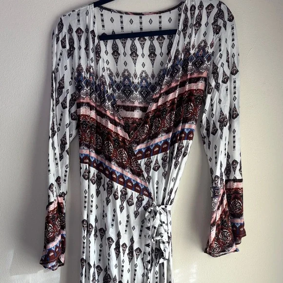 Source Unknown Bohemian Long Sleeve Dress Wrap Dress- Black, White, Brown - Picture 2 of 4